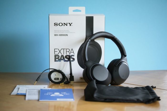 Sony WH-XB900N комплект