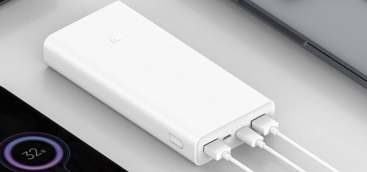 Объемный Xiaomi Mi Power Bank 3 20000 (PLM18ZM) белого цвета с 3 выходами