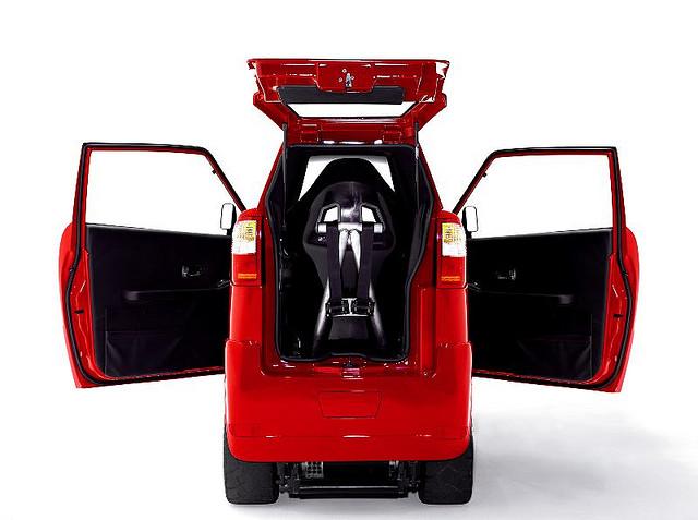двухместный электроавтомобиль Tango Electric Car багажник