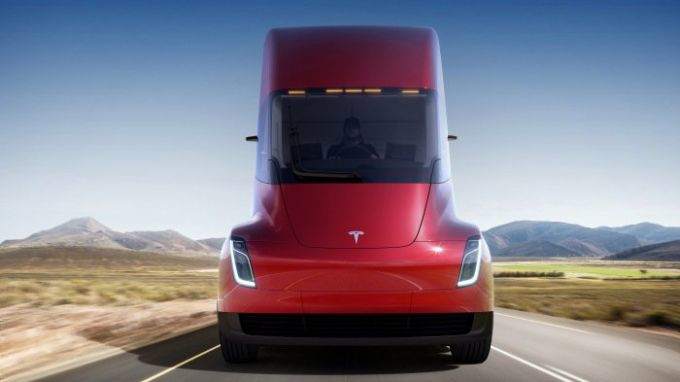 Tesla Semi красный
