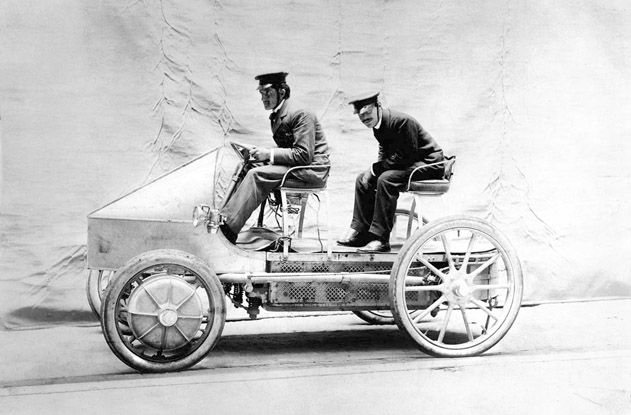 Первый гибридный автомобиль в мире