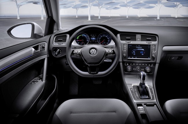 Электромобиль Volkswagen e-Golf руль