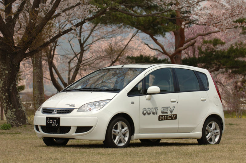 Один из первых электромобилей Японии Mitsubishi Colt EV MIEV '2005 