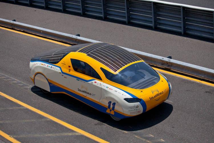 Автомобиль на солнечных батареях